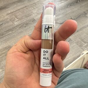 IT Cosmetics Do It All Serum Multi-Vitamin Concealer